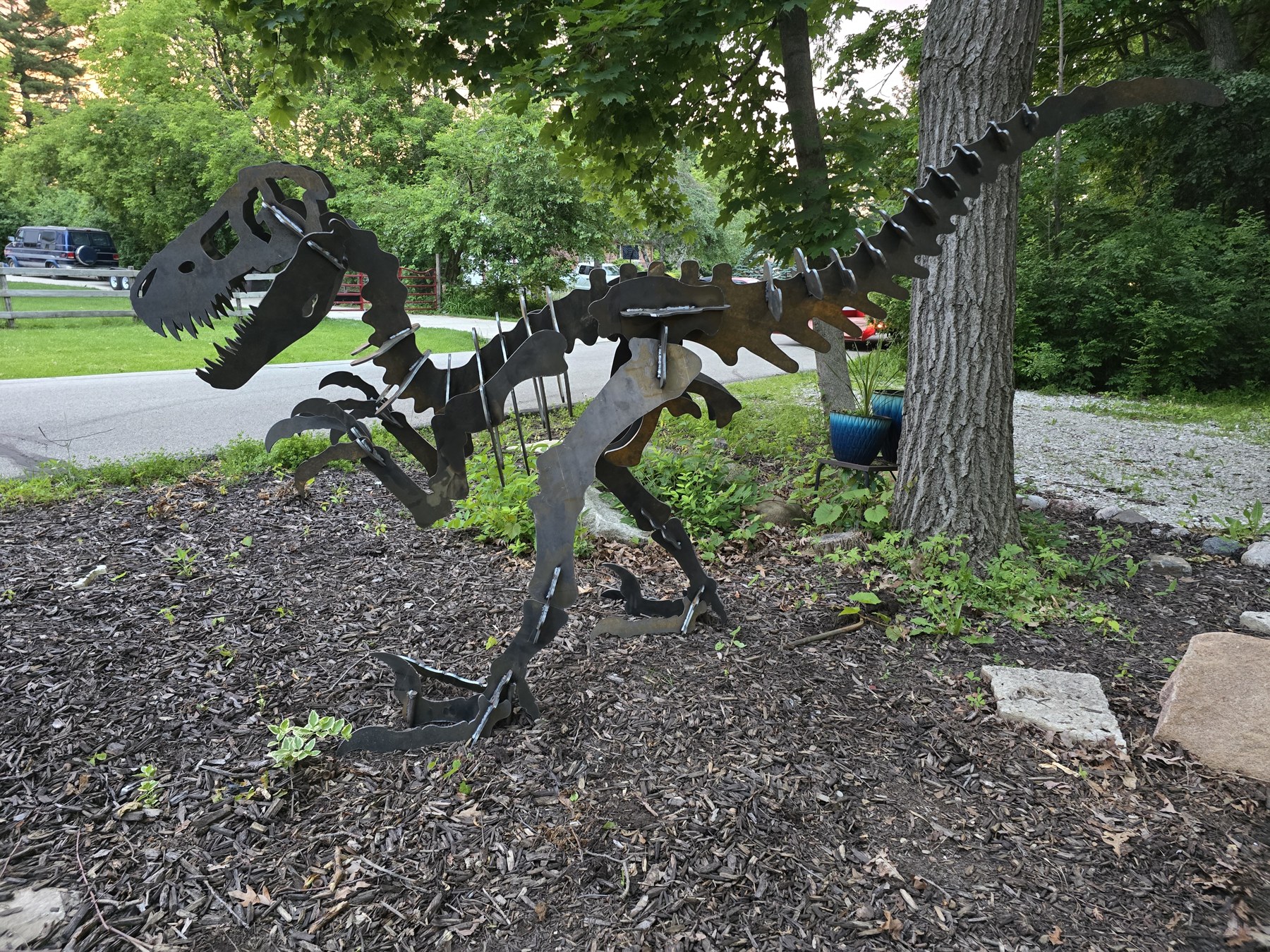 Velociraptor beneath the trees